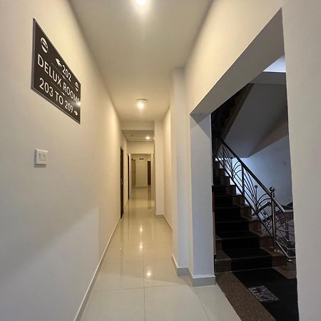Le Hotel Host Tiruchirappalli Kültér fotó