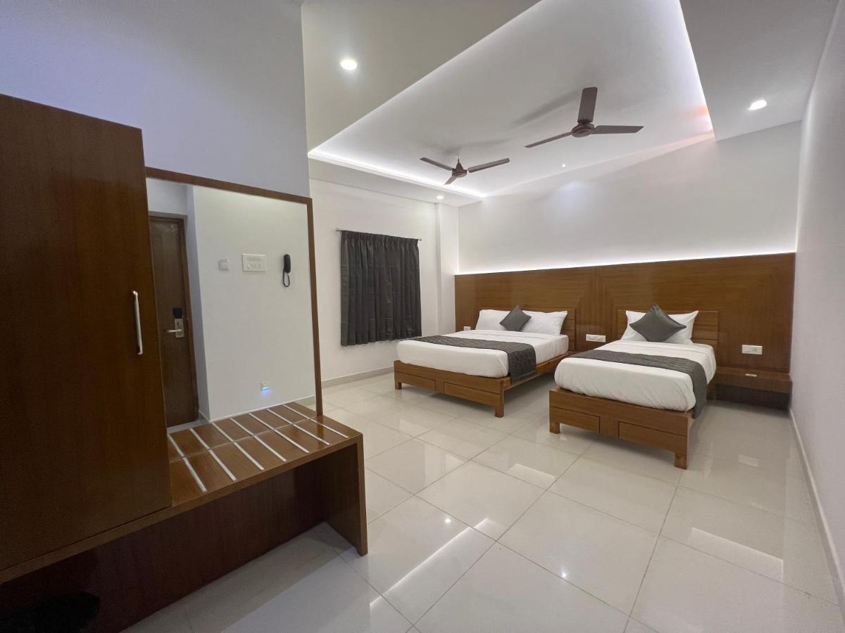 Le Hotel Host Tiruchirappalli Kültér fotó