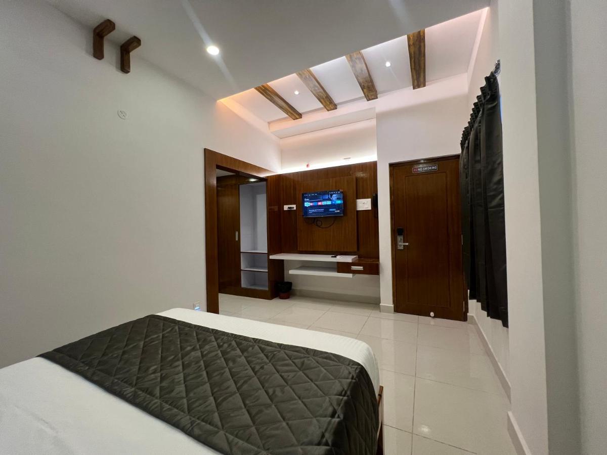 Le Hotel Host Tiruchirappalli Kültér fotó